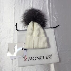 Fox Fur Beanie for kids - Moncler - SRP$
